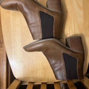 Nisolo Chelsea Commuter Boot